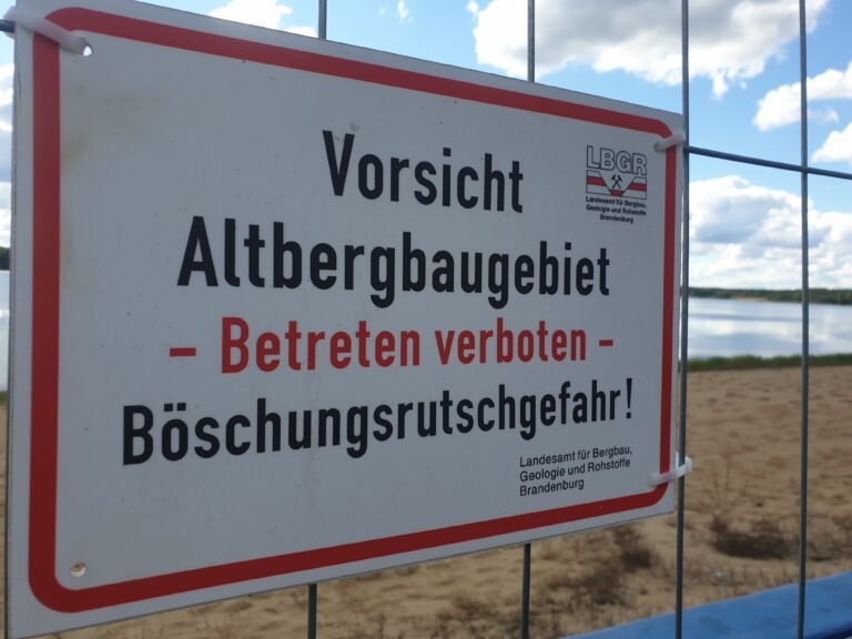 Filmabend verdeutlicht Folgen des Braunkohletagebaus – auch Frankfurt betroffen: Bündnisgrüne unterstützen Antrag für Arbeitskreis Helenesee im Braunkohlenausschuss