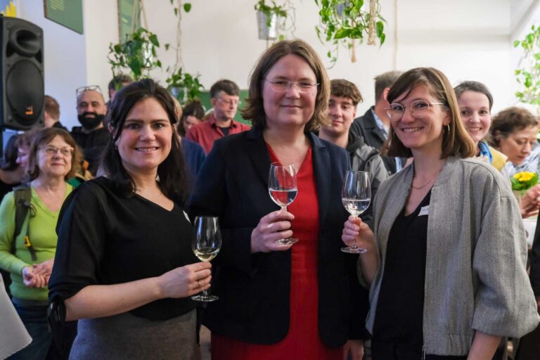 Bündnisgrüne bleiben präsent im Herzen der Stadt – Regionalbüro Potsdam von MdB Andrea Lübcke eröffnet und Winterempfang gefeiert