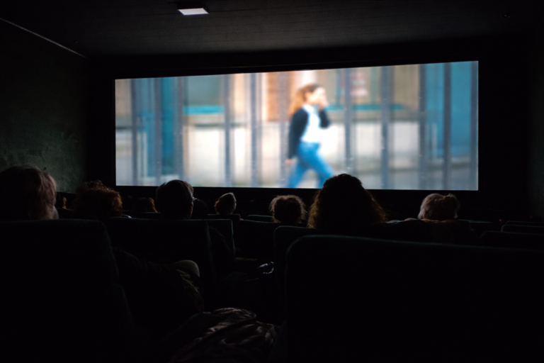 „Wut trifft Würde“: Brandenburger Bündnisgrüne fordern verlässliche Frauenhilfe-Strukturen