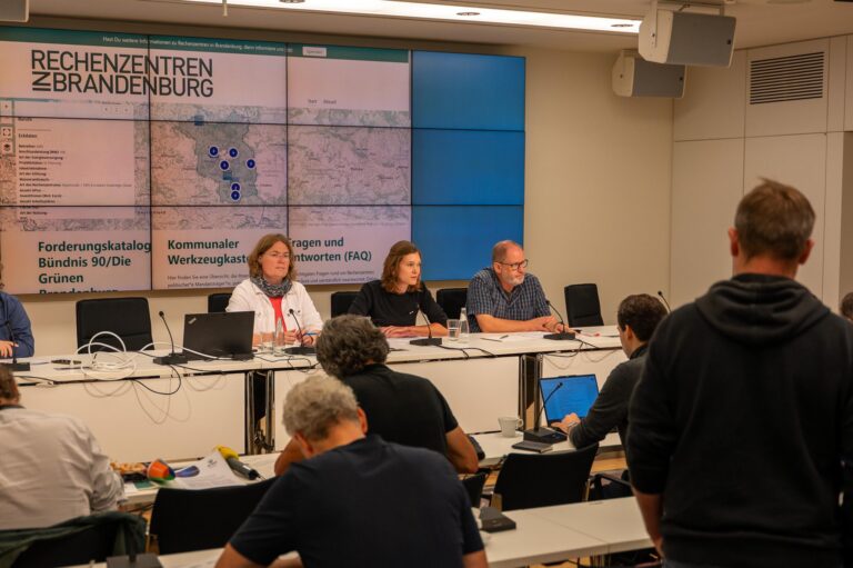 Land ohne Plan beim Rechenzentren-Boom: Bündnisgrüne schaffen Transparenz, fordern eine Strategie und unterstützen mit Werkzeugkasten  